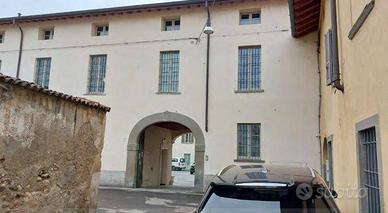 Immobile in asta di 1893 m² con più di 5 locali a 
