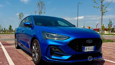 Focus V 2023 1.0t ecoboost h ST-Line X 155cv autom
