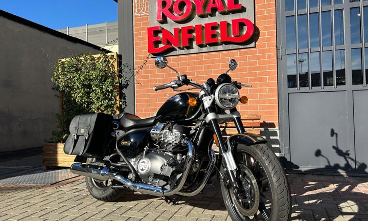Royal Enfield Super Meteor 650 Interstellar Green