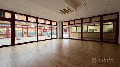 Negozio di circa 70mq su galleria commerciale