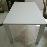 Tavolo da cucina apribile senza sedie