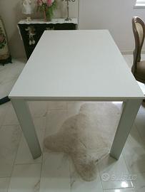 Tavolo da cucina apribile senza sedie