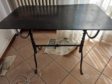 Tavolo in ferro battuto 
