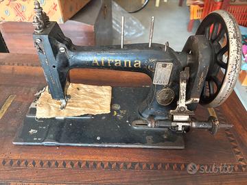Macchina da cucire antica AFRANA basamento ghisa