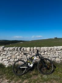 E-bike Husqvarna Hard Cross 2