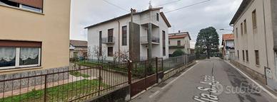 Stanza singola a Binago con posto auto