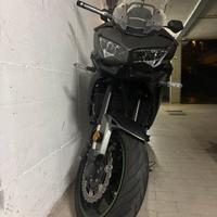 Kawasaki versys my2025 70cv