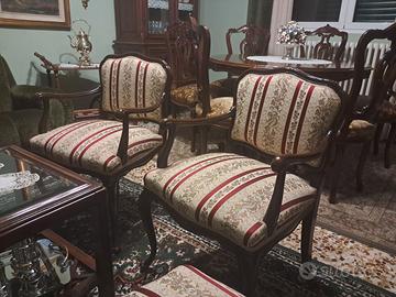 Coppia di Poltroncine classiche con Pouf abbinato