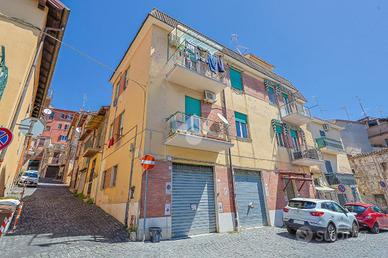 2 LOCALI A ARICCIA