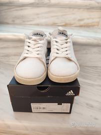 Le scarpe di mio figlio adidas advantage k