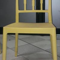 6 sedie gialle in resina