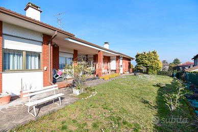 VILLA INDIPENDENTE LIBERA SU 4 LATI!!!