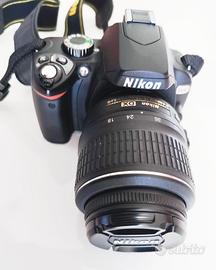 Fotocamera reflex digitale Nikon 