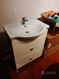 mobiletto con lavabo