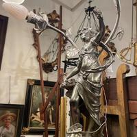 Lampada, statua metallo firmata Moreau Liberty