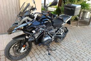 BMW r1200GS triple black