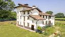 rustico-casale-di-1240-m²-con-4-locali-a-milano
