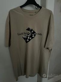 T-shirt taglia S Bershka