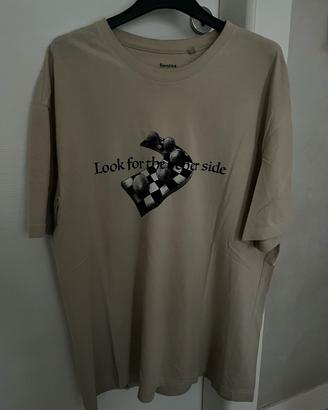 T-shirt taglia S Bershka