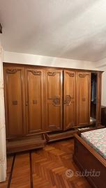 Armadio in legno massiccio
