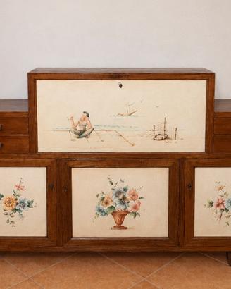 Cassettiera in legno massello con pannelli dipinti