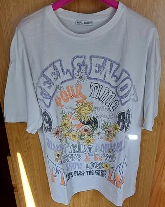 T-shirt Bershka bianca oversize con grafica