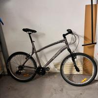 Bicicletta MTB touring Btwin S10