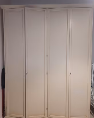 Armadio in legno color avorio 4 ante