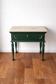 comodini e poltroncine vintage