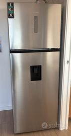 Frigorifero Hisense con dispenser acqua