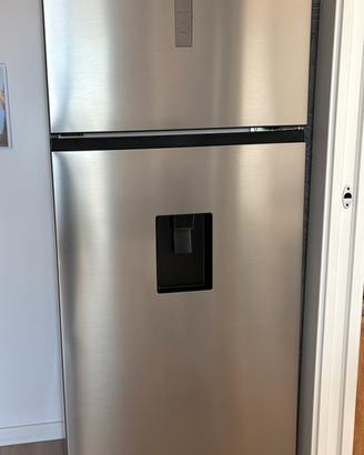 Frigorifero Hisense con dispenser acqua