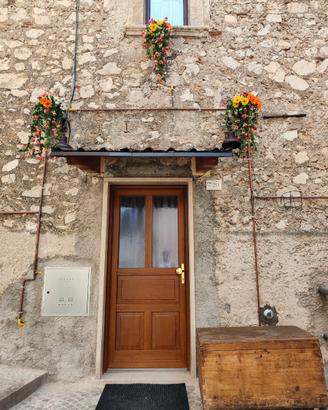 Casa indipendente ristrutturata Villalago