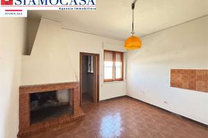 Casa di circa 200 mq con giardino e garage