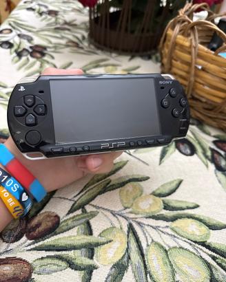 PSP SLIM ALIMENTATORE E GIOCHI ORIGINALI