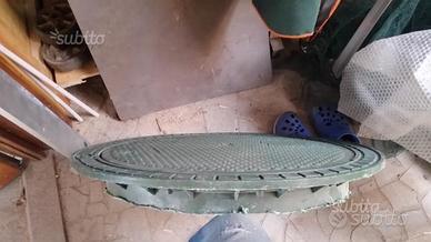 Coperchio per cisterne o serbatoi interrati