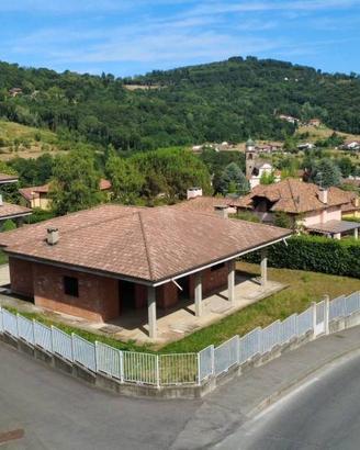 Villa di 450 m² con 5 locali e box auto doppio a S