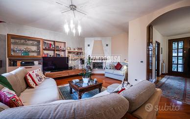 Villa a schiera di ampie metrature in zona panoram