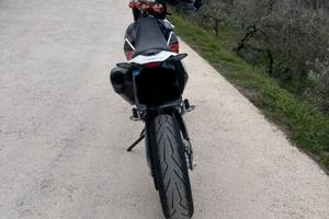Motard 690r