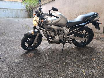 YAMAHA FZ6