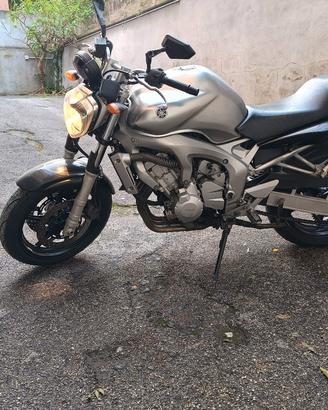 YAMAHA FZ6