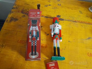 soldatino decorativo in legno