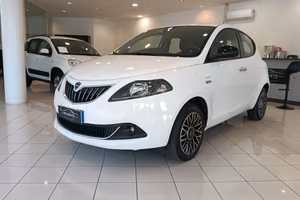 Lancia Ypsilon 1.0 FireFly 5 porte S&S Hybrid Gold