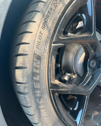 225/40-18Michelin 225/40R18