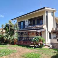 Villa - Aci Sant'Antonio