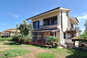 Villa - Aci Sant'Antonio