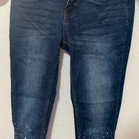 Jeans lunghi con brilantini bianchi