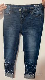 Jeans lunghi con brilantini bianchi