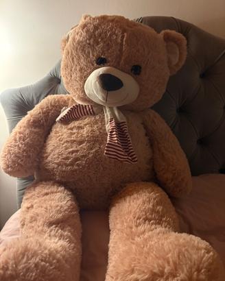 Orsetto gigante di peluche