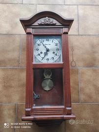 orologio a pendolo a carica 