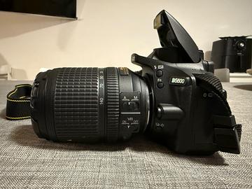 Nikon D5600 + obiettivo AF-S DX 18-140mm f/3.5-5.6